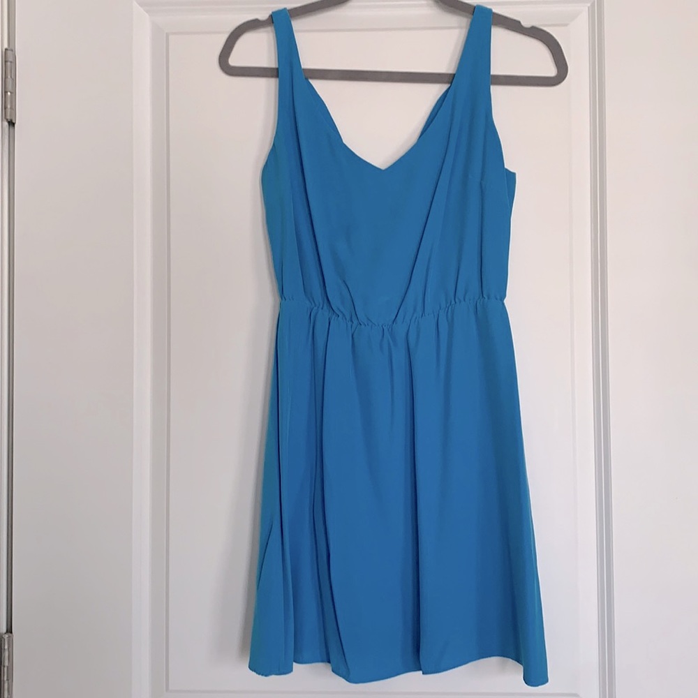 Short blue dress